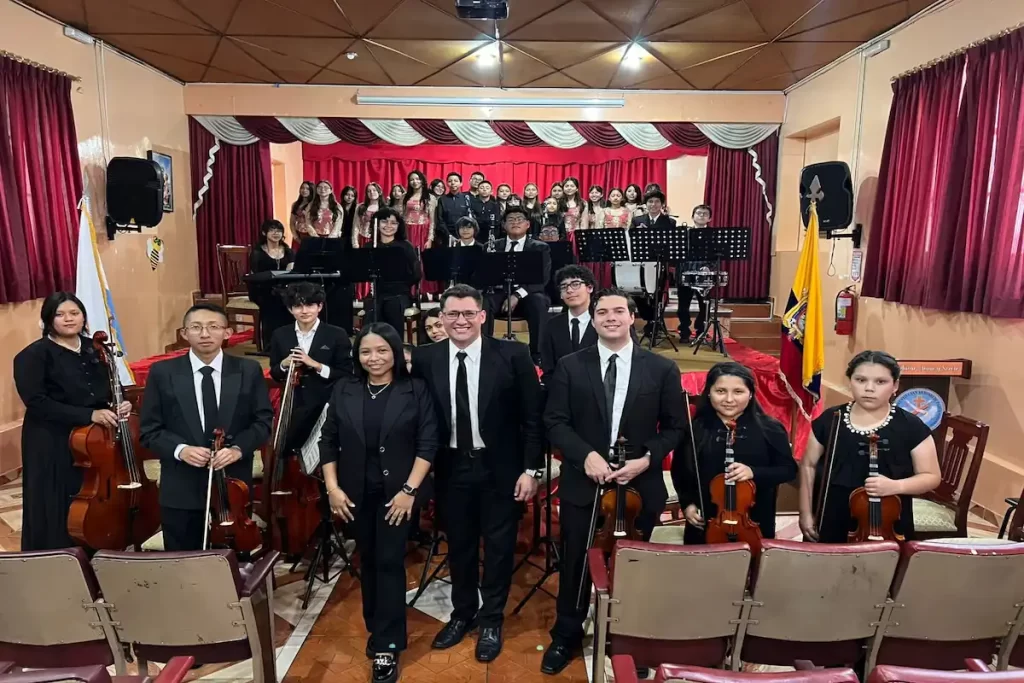 Participación destacada de FUMAJS en el concurso de interpretación del Himno a Pomasqui y sesión solemne parroquial.