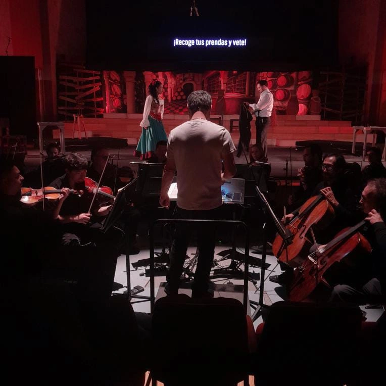 Inspiración desde el escenario: nuestros estudiantes asisten al ensayo general de Carmen