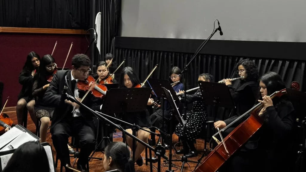 Navidad en Armonía: la Orquesta Sinfónica Inti en el barrio La Roldós