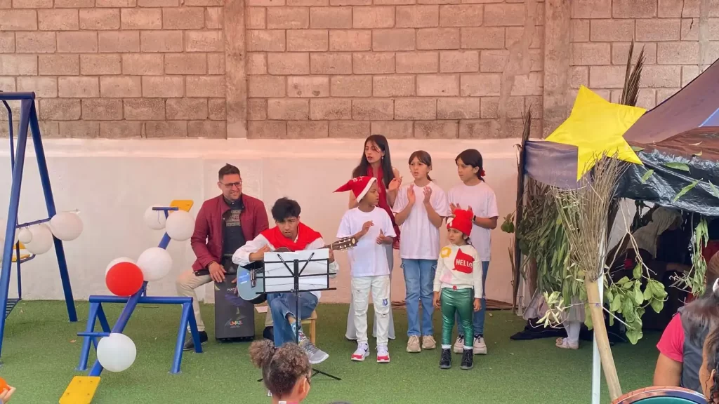 El Coro FUMAJS cerró el año junto a la Fundación Nuestros Jóvenes en un encuentro musical significativo