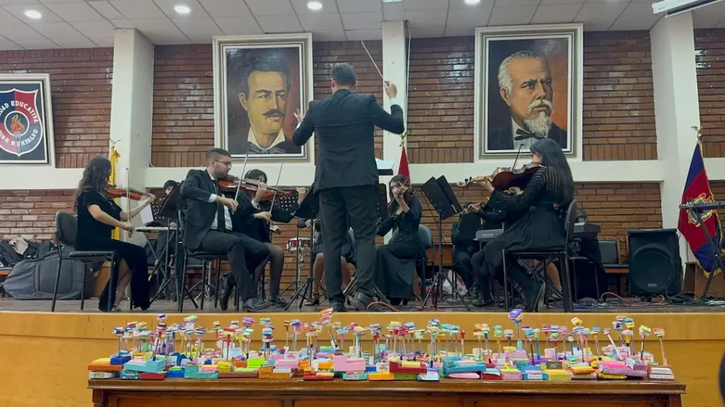 Melodías que Inspiran: La OSI rinde tributo a los maestros en el emblemático Colegio Juan Montalvo