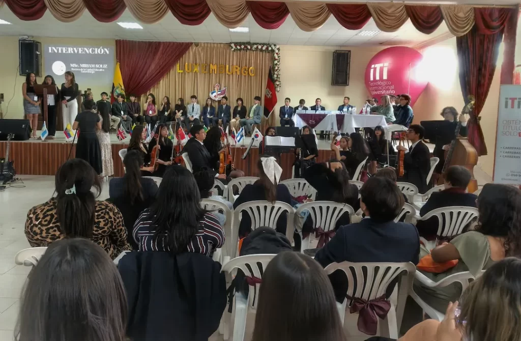 Un momento histórico para la educación pública ecuatoriana: la OSI participó en el LuxMUN 2026